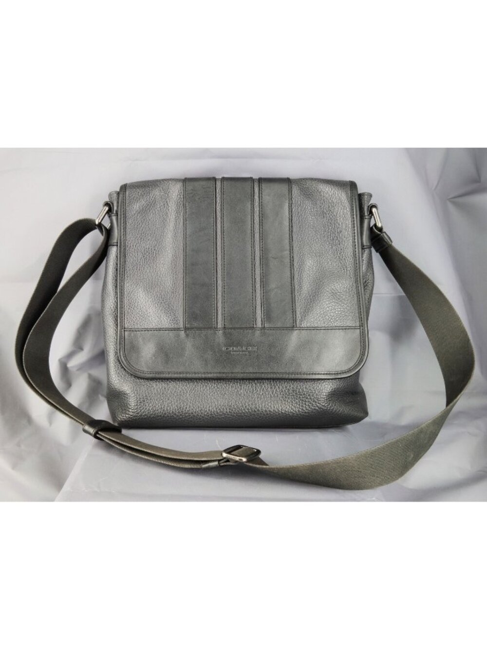 Coach F56666 Bond Small Messenger Bag Gray Pebbled Leather Crossbody Flap Men